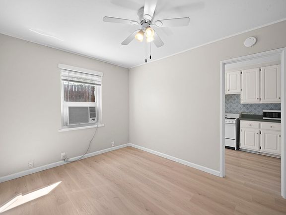 5th image of 521 Hawkins Rd APT 2