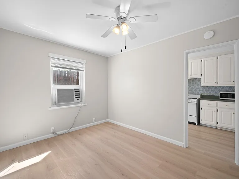 521 Hawkins Rd — Photo 6
