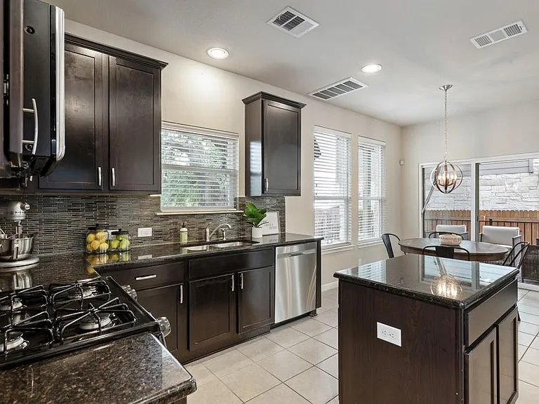 11217 Persimmon Gap Dr — Photo 16