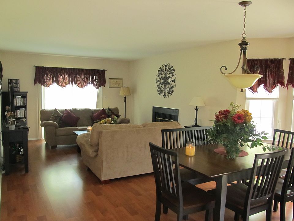 Living/Dining Room combo
