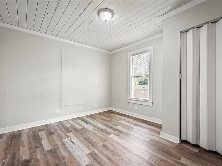 256 Vernis Ave — Photo 21