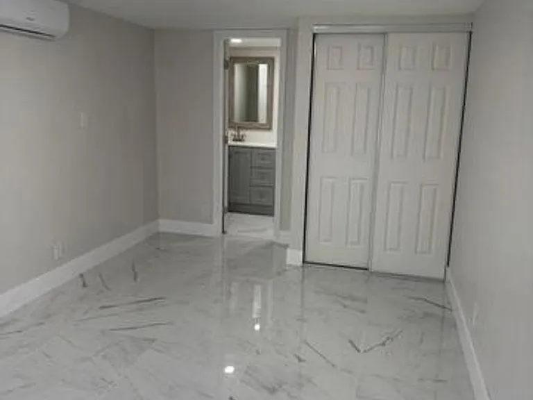2423 Scott St — Photo 10