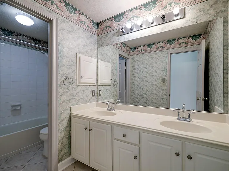 17407 Winfield Sq — Photo 15