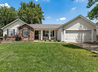 525 Chapparal Dr, O'Fallon, MO 63368