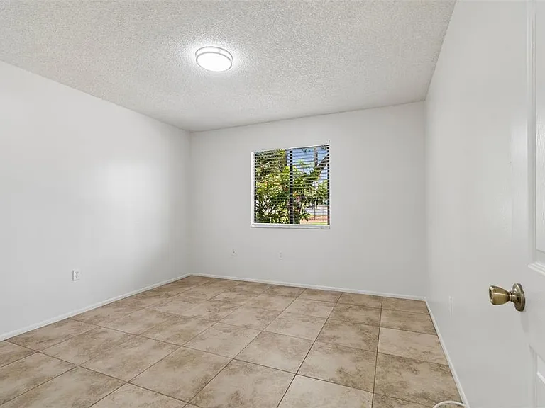 2945 Grovewood Blvd #A — Photo 46