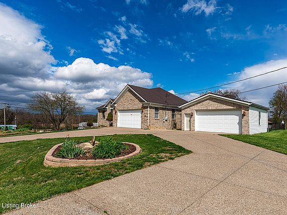 3rd image of 140 Highland Springs Dr