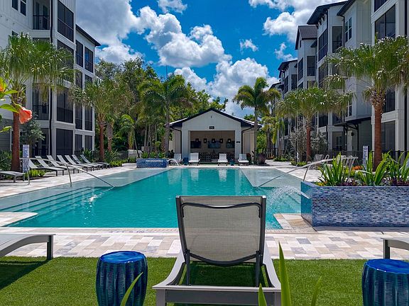 5th image of 330 Sugar Mill Rd #212