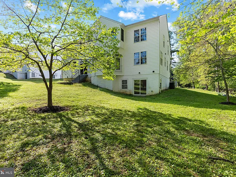 9724 Centennial Meadows Ln — Photo 31