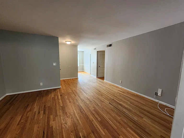 67 Montre Sq NW #1 — Photo 18
