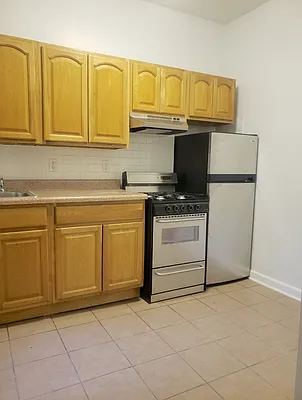 Rented by City Connections Realty | media 2