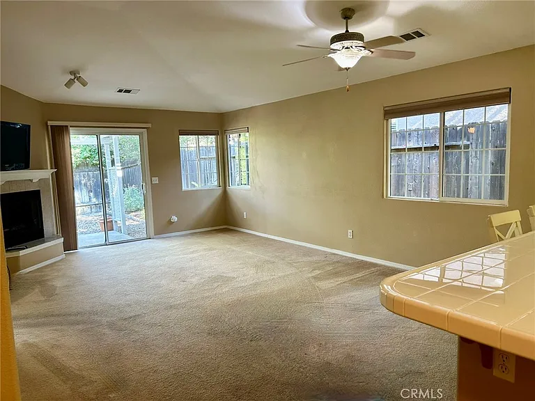 1509 Trinity Ct — Photo 8
