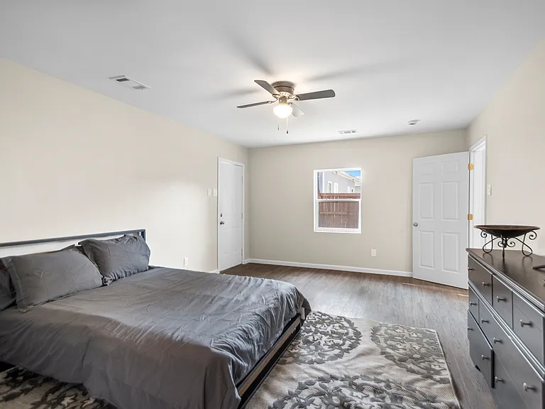 405 Maple St #B — Photo 12