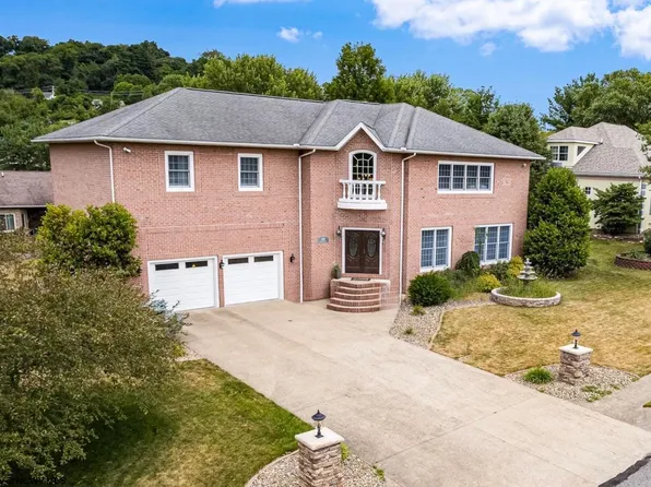 1136 Steeplechase Dr, Morgantown, WV 26508