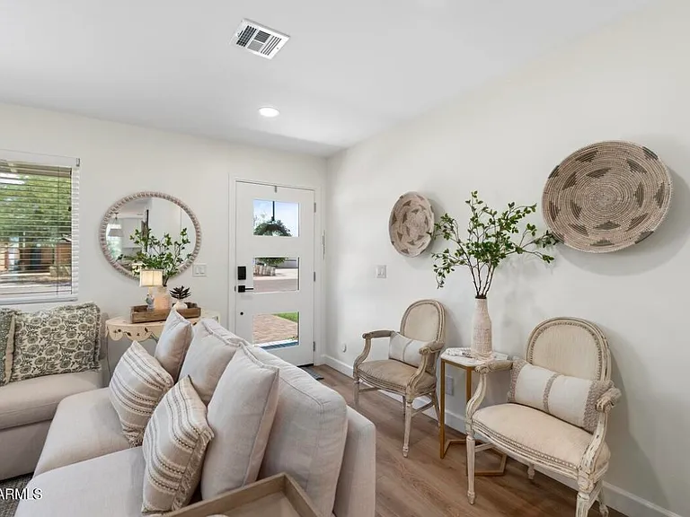 7431 E Taylor St — Photo 2