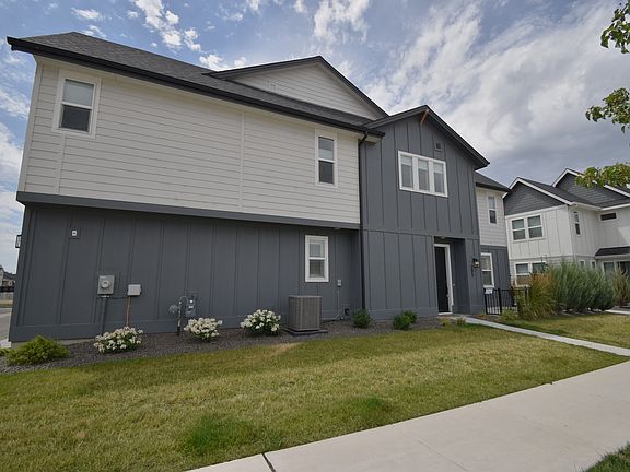 3rd image of 205 S Ripplerock Ln