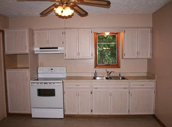 3rd image of 200 Cliffbrook Dr