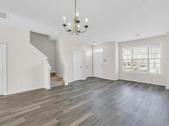 3rd image of 310 Cumulus Ct