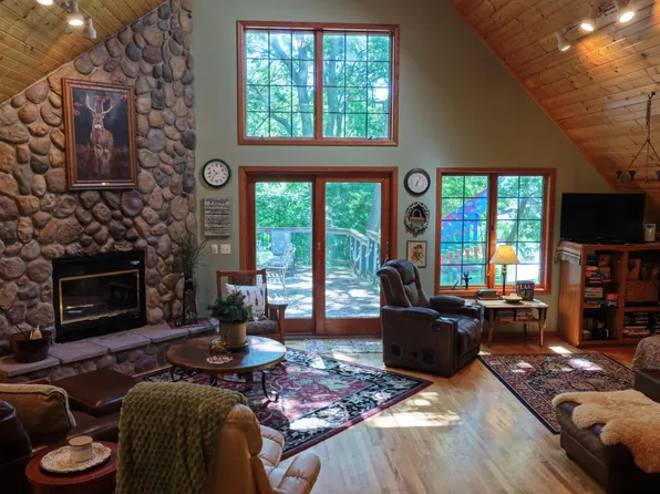 1480 1st St, Pepin, WI 54759