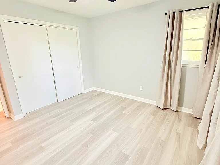 3130 Bancroft Ave — Photo 17
