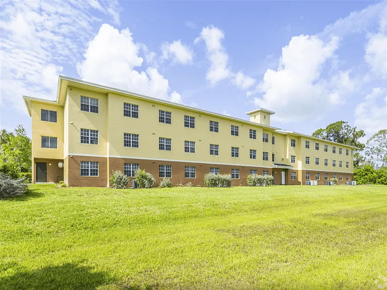 Heron Pond 55+ Apartments — Photo 6