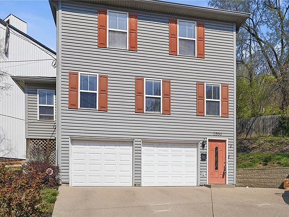 2nd image of 2580 Riverside Dr
