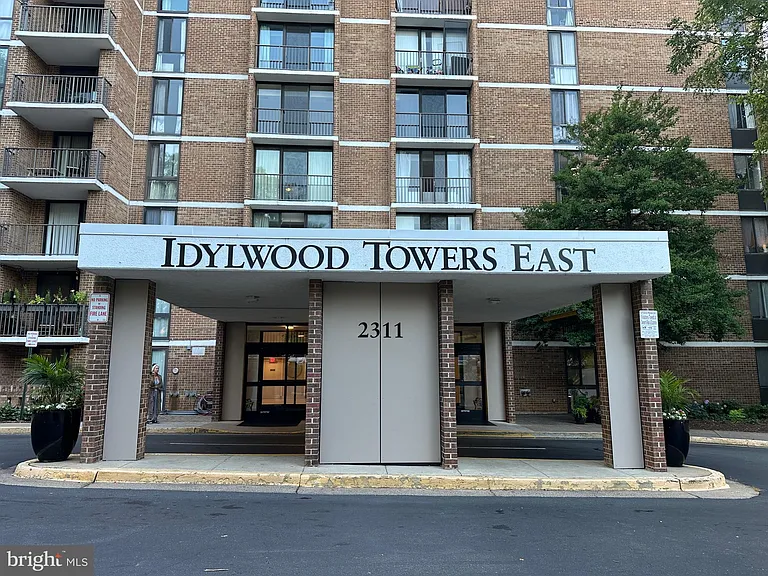 2311 Pimmit Dr #911-E — Photo 17
