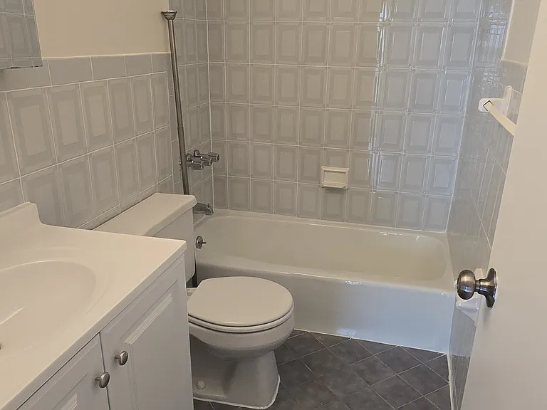 127 W 75th St #3R — Photo 9