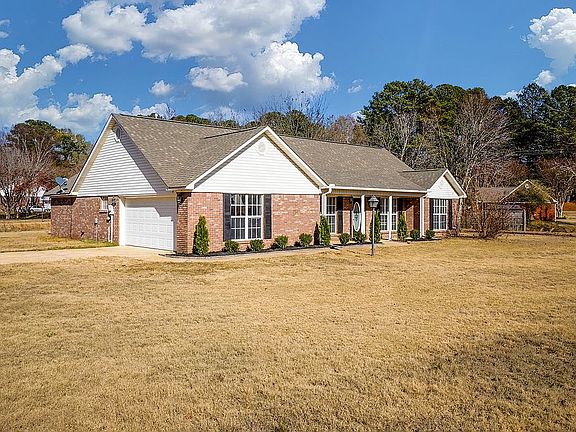2nd image of 106 Peyton Cir