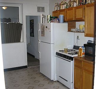 1st image of 2476 N Lincoln Ave #2S