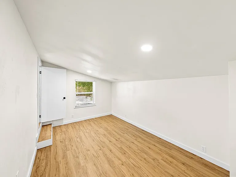 612 Tanglewood Ln — Photo 16
