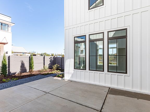 Photos are of model home, not actual home. Features may vary.