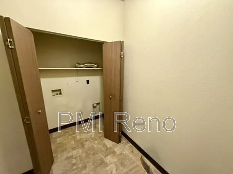 Big Horn Apartments — Photo 8