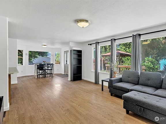 5th image of 918 S Mullen Street