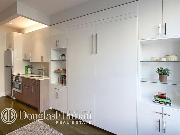 3rd image of 212 W 91st St APT 1420