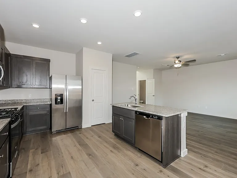 302 Patton Ln — Photo 7