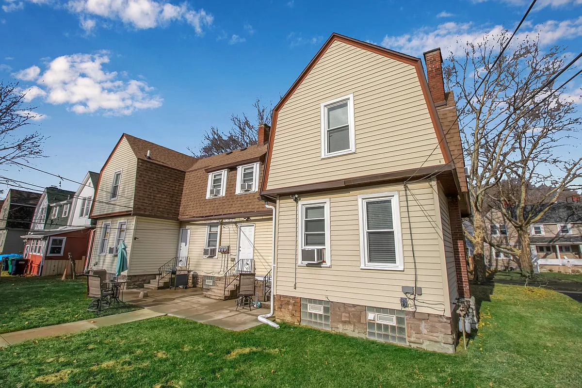 Building Photo - 22 B St #24