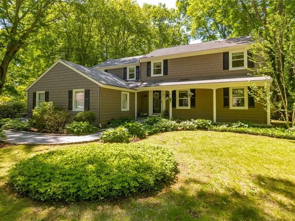 27 Tallwood Dr, Seekonk, MA 02771