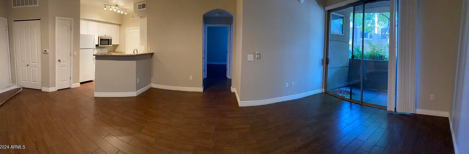 2 bed, 2.0 bath, 935 sqft, $1,675 — Photo 3