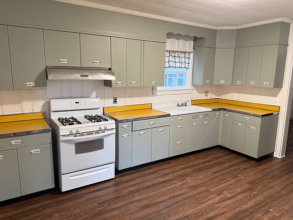 2nd image of 907 N Duke St APT 1