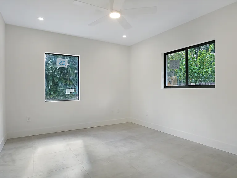 1119 W Las Olas Blvd — Photo 9