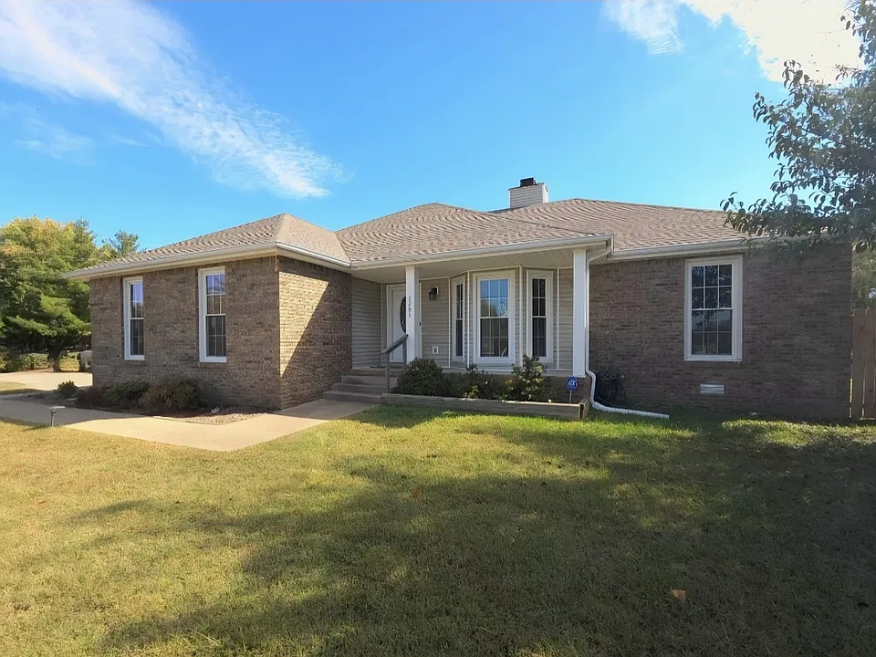 1201 Crystal Dr