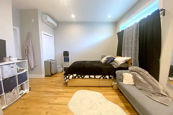 Rented by Douglas Elliman | media 21
