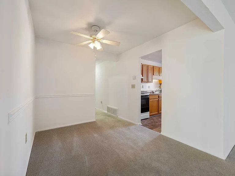 Foxridge Apartment Homes — Photo 126
