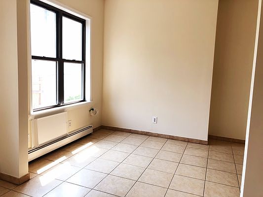 3rd image of 36-08 Astoria Blvd S #2