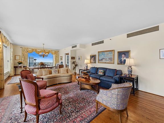 4th image of 161 E Chicago Ave APT 40DE