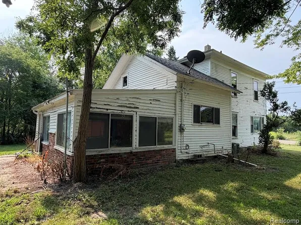 16649 Dixie Hwy, Davisburg, MI 48350