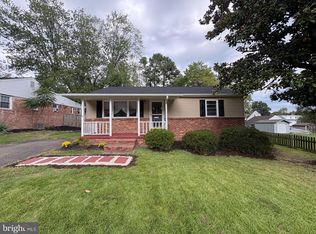 2822 E Side Dr, Alexandria, VA 22306