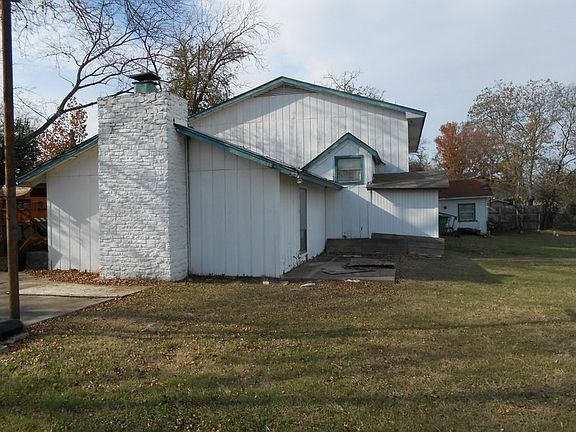 2nd image of 801 Tony Dr