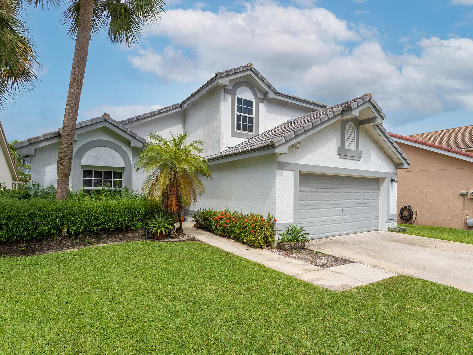 3 bed, 2.5 bath, 1937 sqft, $3,655 — Photo 1