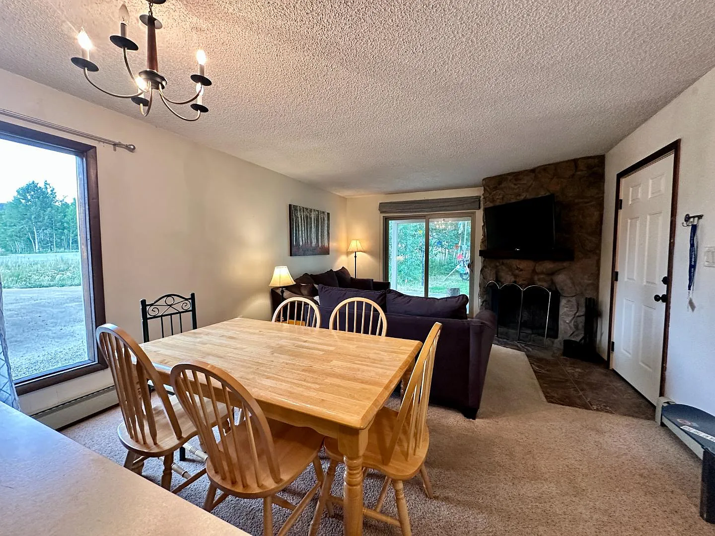 24 GCR 8400 - Court 8 Unit 8 — Photo 1